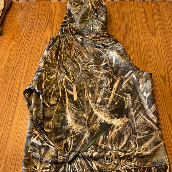 Under armour hoodie - Picture 3 of 3